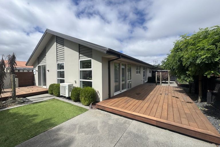 Photo of property in 1/23 Wakelin Place, Redwood, Christchurch, 8051