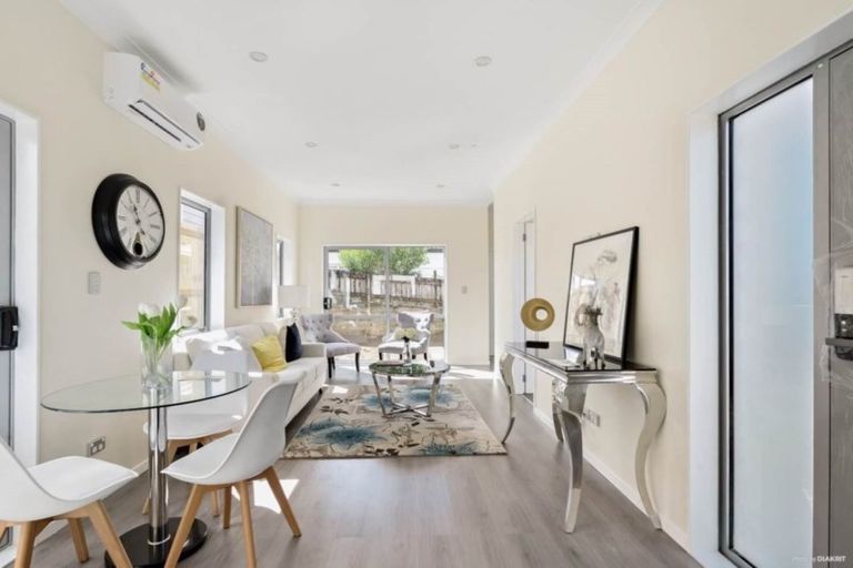 Photo of property in 47b Senator Drive, Manurewa, Auckland, 2105