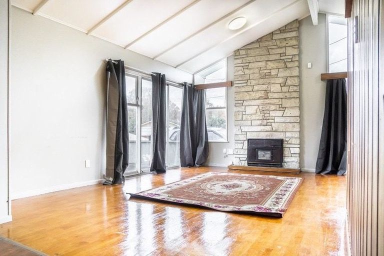 Photo of property in 12 Kohinoor Avenue, Mangere, Auckland, 2022