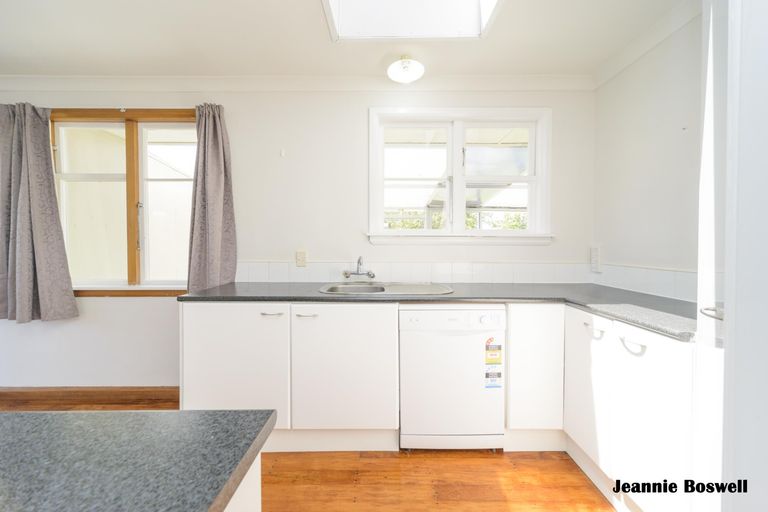 Photo of property in 22a Roberts Line, Kelvin Grove, Palmerston North, 4414