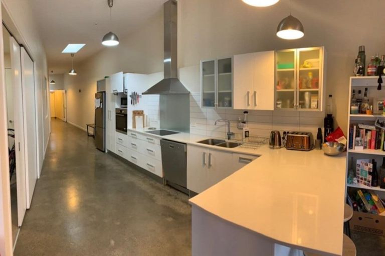 Photo of property in 25u5 Home Street, Mount Victoria, Wellington, 6011