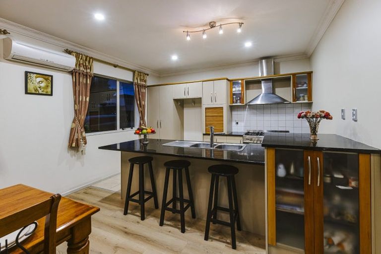 Photo of property in 12 Janway Avenue, Flat Bush, Auckland, 2016