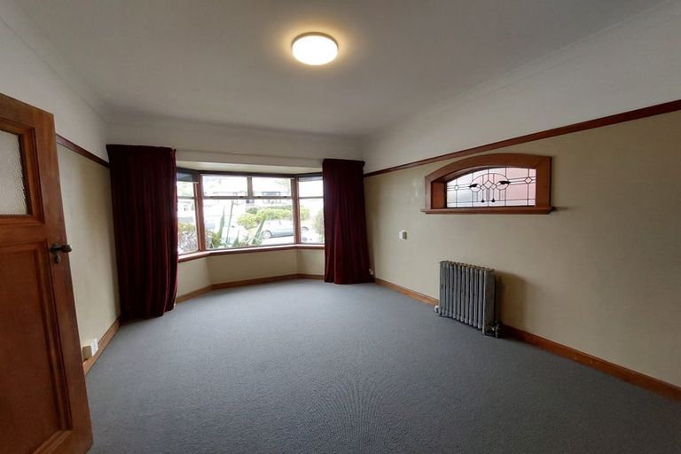 Photo of property in 49 Tanera Crescent, Brooklyn, Wellington, 6021