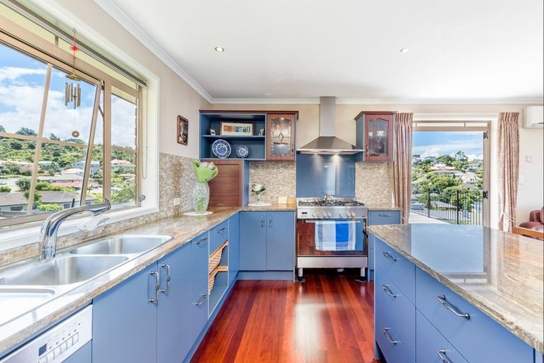 Photo of property in 12 Grovenor Drive, Orewa, 0931