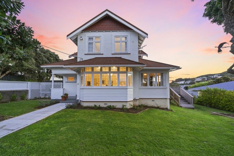 Photo of property in 17 Tamar Street, Island Bay, Wellington, 6023