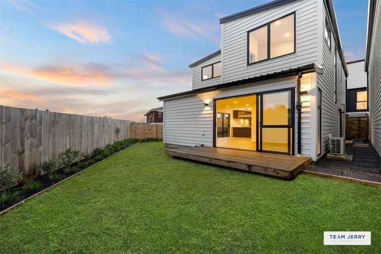 Photo of property in 25b Jandell Crescent, Bucklands Beach, Auckland, 2014