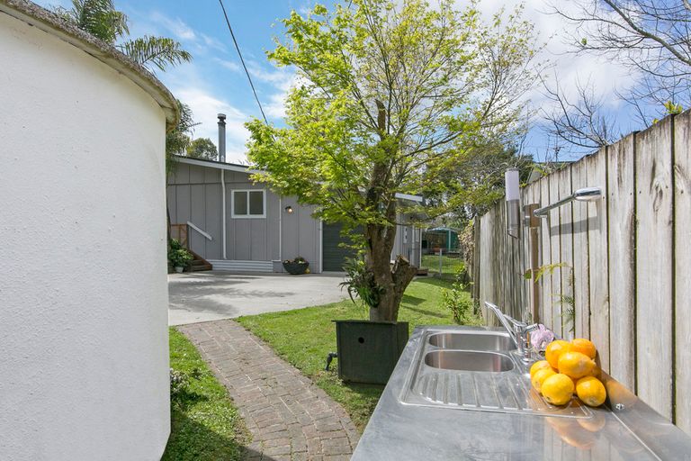 Photo of property in 27 Great North Road, Riverhead, 0820