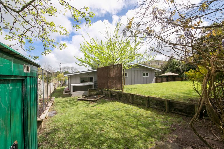 Photo of property in 27 Great North Road, Riverhead, 0820