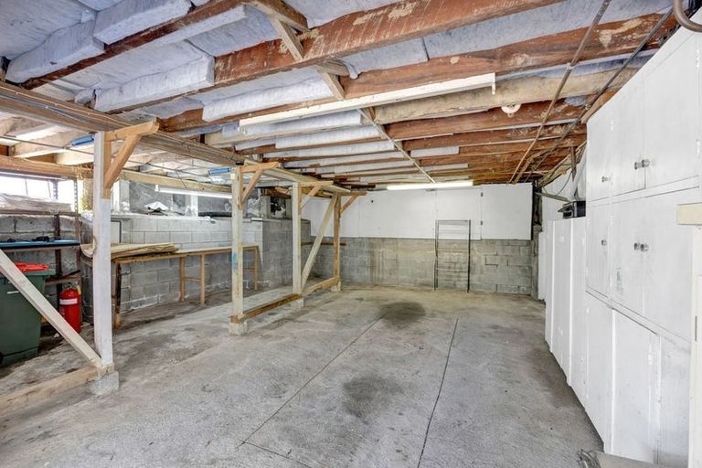 Photo of property in 37 Awanui Street, Merrilands, New Plymouth, 4312