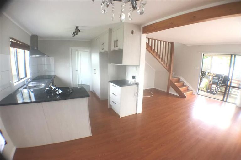 Photo of property in 60b Megan Avenue, Pakuranga Heights, Auckland, 2010