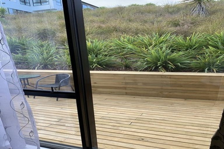 Photo of property in 8 Tawatawa Street, Long Bay, Auckland, 0630