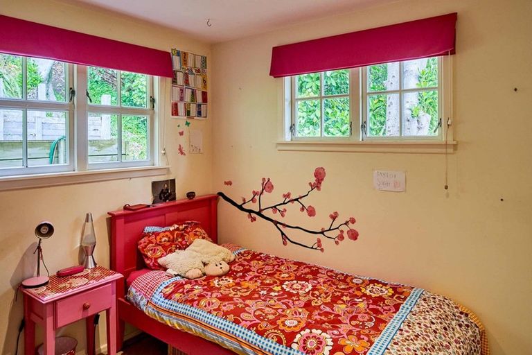 Photo of property in 337 Muritai Road, Eastbourne, Lower Hutt, 5013