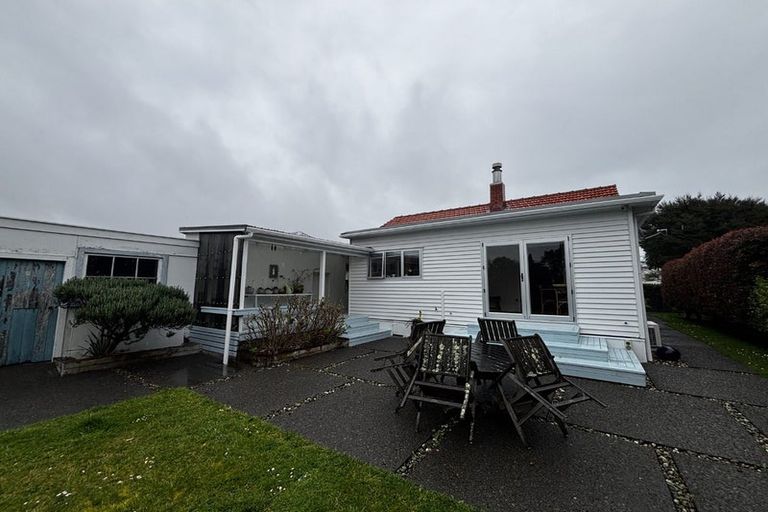 Photo of property in 115 Brooklands Road, Brooklands, New Plymouth, 4310