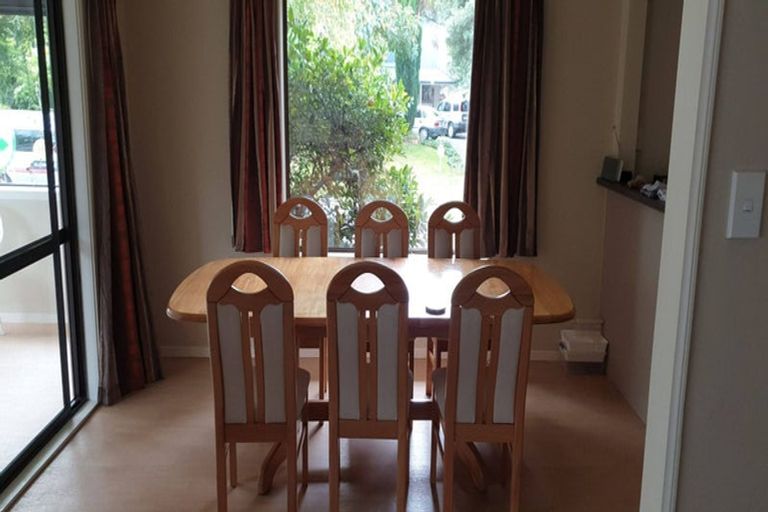 Photo of property in 15 Highland Place, Avonhead, Christchurch, 8042