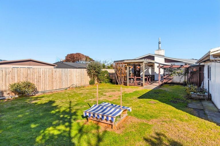 Photo of property in 49 Toru Road, Paraparaumu Beach, Paraparaumu, 5032