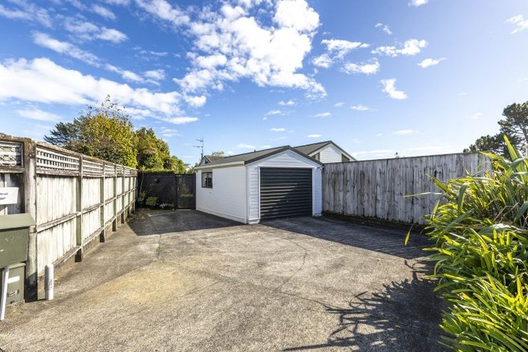 Photo of property in 19 Caledonia Place, Highlands Park, New Plymouth, 4312