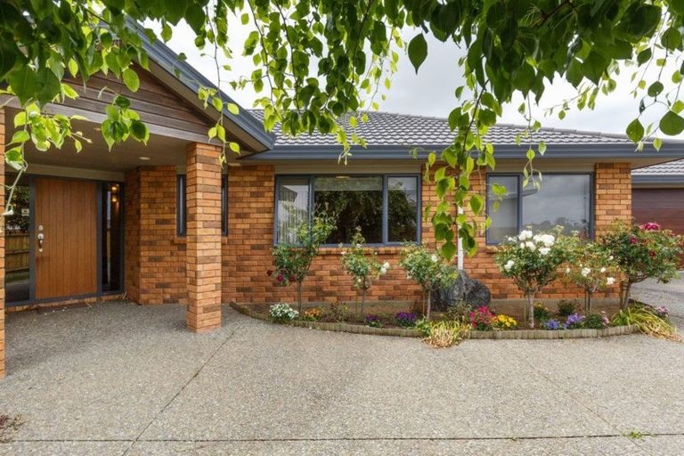 Photo of property in 63 Peter Hall Drive, Kelvin Grove, Palmerston North, 4414
