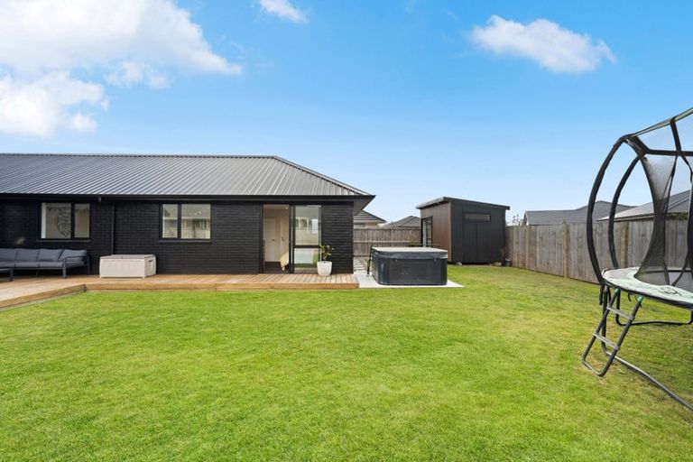 Photo of property in 37 Ruru Street, Cambridge, 3434