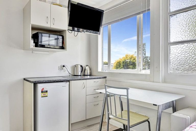 Photo of property in 87 Lake Road, Frankton, Hamilton, 3204