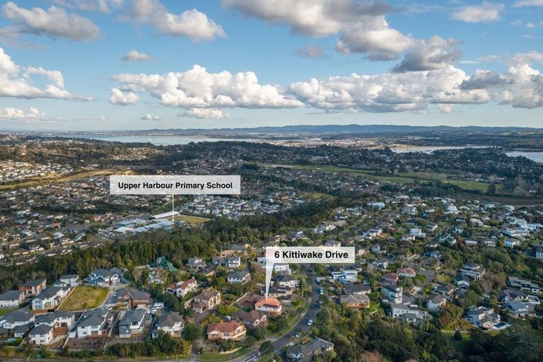 Photo of property in 6 Kittiwake Drive, Schnapper Rock, Auckland, 0632