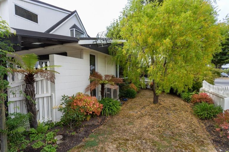 Photo of property in 1/208 Memorial Avenue, Burnside, Christchurch, 8053