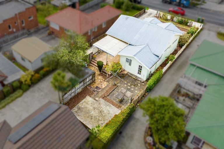 Photo of property in 71 Hutchinson Avenue, New Lynn, Auckland, 0600