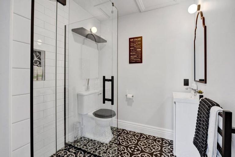 Photo of property in 104 Pitt Road, Hillsborough, New Plymouth, 4372