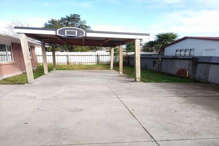 Photo of property in 2/27 Rice Crescent, Papakura, 2110