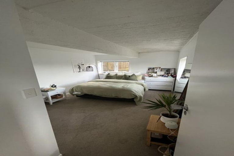 Photo of property in 65 Norwood Road, Bayswater, Auckland, 0622