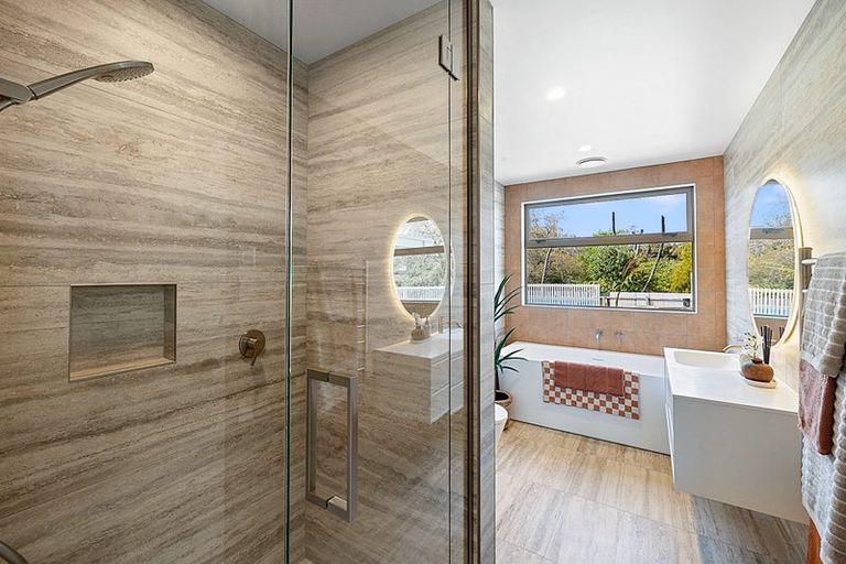 Photo of property in Mangorei Road, Strandon, 4312