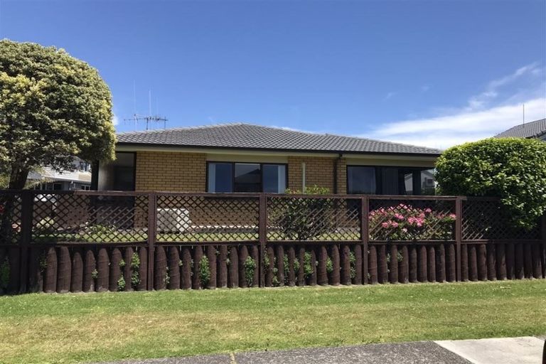 Photo of property in 8a Lee Street, Mount Maunganui, 3116