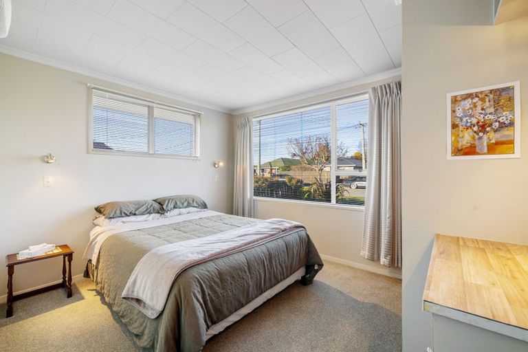 Photo of property in 96 Englefield Road, Northwood, Christchurch, 8051