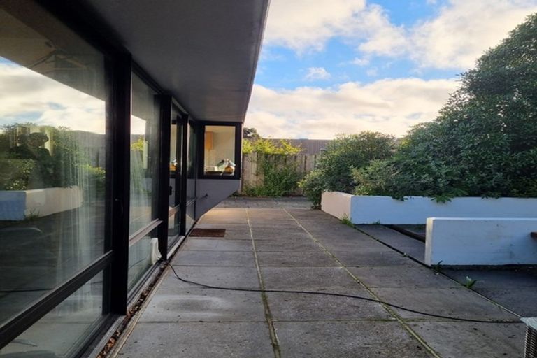 Photo of property in 100 Beachville Road, Redcliffs, Christchurch, 8081