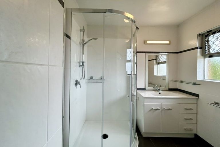 Photo of property in 1/9 Manuka Road, Bayview, Auckland, 0629