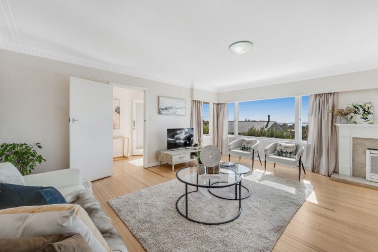 Photo of property in 1/53 Uxbridge Road, Mellons Bay, Auckland, 2014