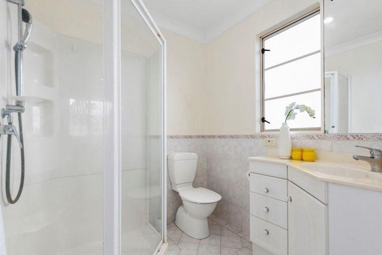 Photo of property in 153a Colwill Road, Massey, Auckland, 0614