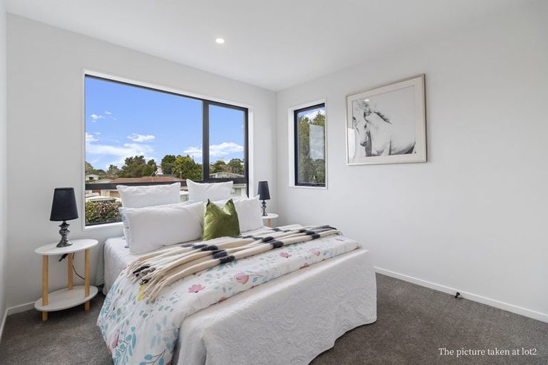Photo of property in 105c Sycamore Drive, Sunnynook, Auckland, 0620