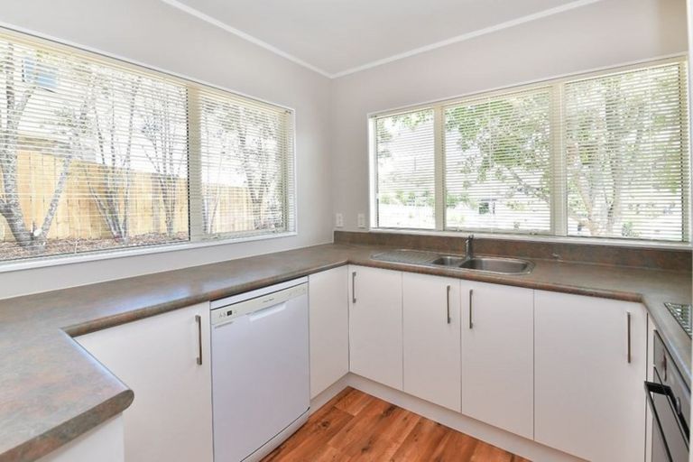 Photo of property in 1/8 Mably Court, Stanmore Bay, Whangaparaoa, 0932