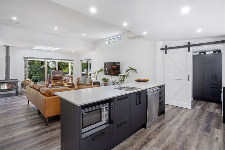 Photo of property in 1a Governors Heights, Whangamata, 3620