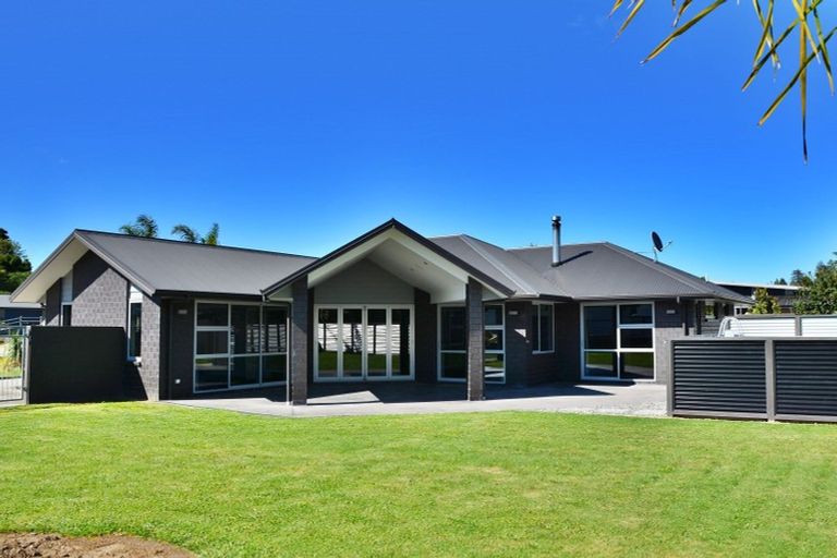 Photo of property in 14 Allendale Place, Morrinsville, 3300