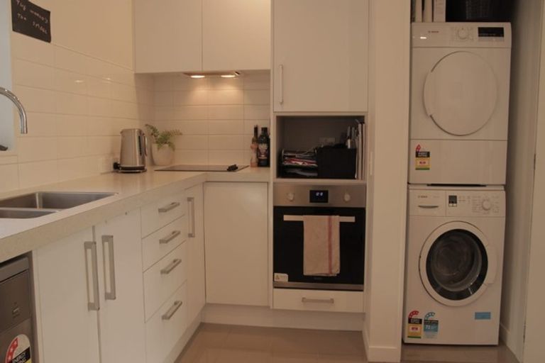 Photo of property in 24u7 Princess Terrace, Newtown, Wellington, 6021