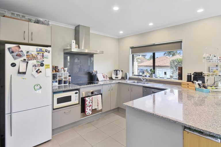 Photo of property in 12 Kauri Road, Pukekohe, 2120