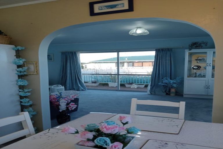 Photo of property in 11 Iredale Road, Hawera, 4610