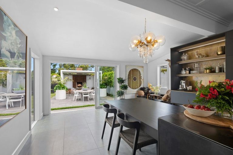 Photo of property in 132 Pendarves Street, New Plymouth, 4312