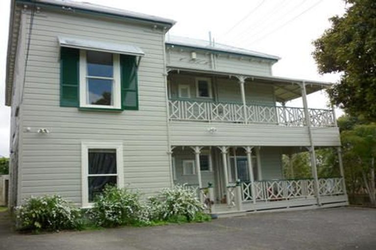 Photo of property in 165a Hinemoa Street, Birkenhead, Auckland, 0626