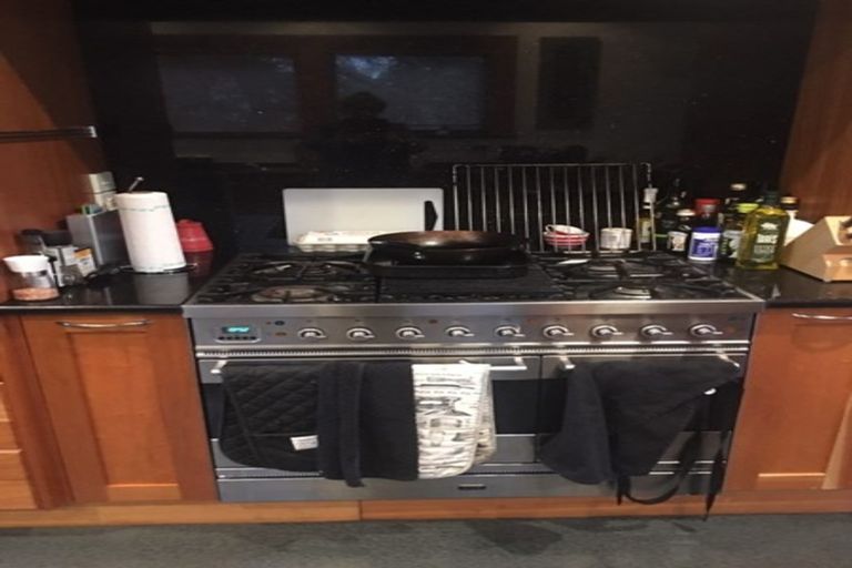 Photo of property in 65 Orangi Kaupapa Road, Northland, Wellington, 6012