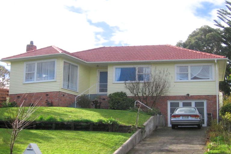 Photo of property in 4 Nielsen Place, Massey, Auckland, 0614