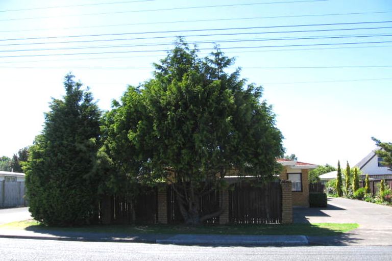 Photo of property in 2/94 Nile Road, Milford, Auckland, 0620