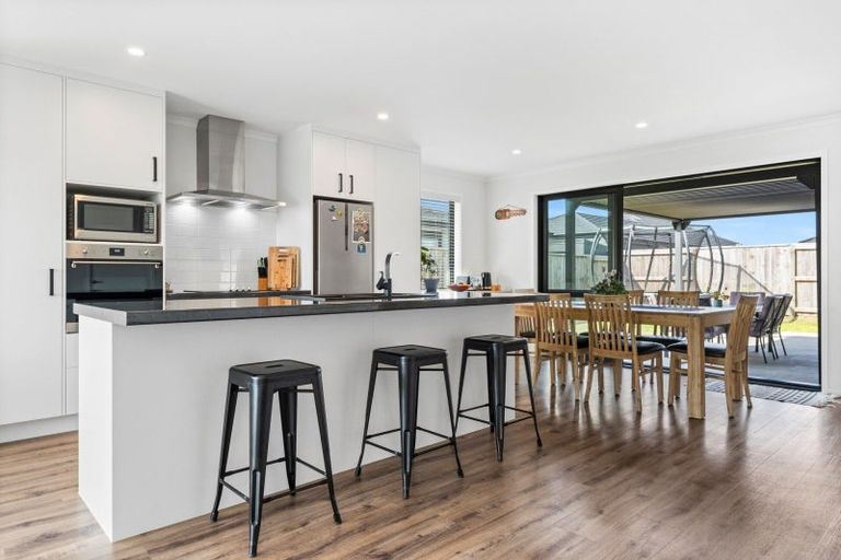 Photo of property in 52 Tamapahore Boulevard, Papamoa Beach, Papamoa, 3118