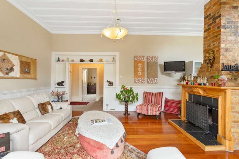 Photo of property in 44 Te Mata Road, Havelock North, 4130